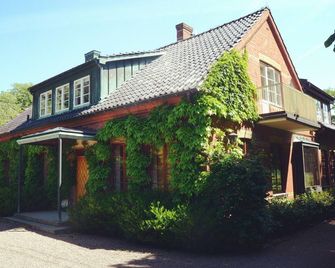 Minnesberg Bed & Breakfast - Trelleborg - Bâtiment
