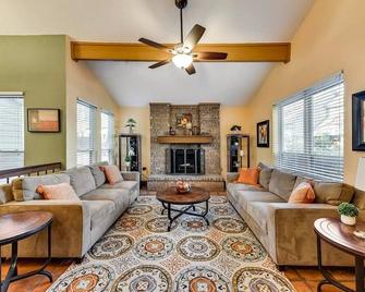 Willow Bend - Bedford - Living room