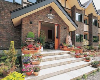 Lake Side Inn Beehive - Kitashiobara - Budova