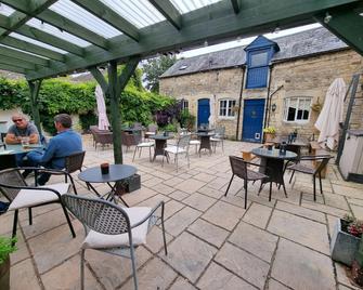 The Golden Cross - Cirencester - Patio