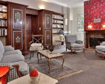 Hôtel La Roseraie - Montignac - Salónek