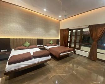 Regal hotel Matheran - Matheran - Bedroom