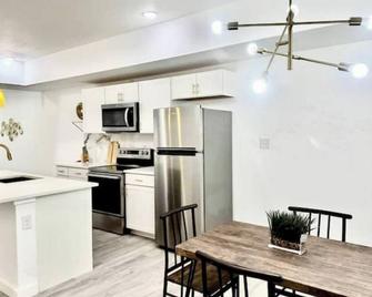 6 min downtown New home - San Antonio