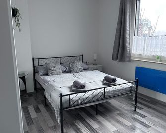 Quartier 4 - zentral gelegen, Ideal für Paare - Bremerhaven - Bedroom