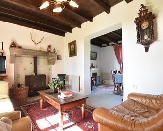 Holiday Home in Decize near Beach - Decize - Sala de estar