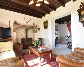 Holiday Home in Decize near Beach - Decize - Sala de estar