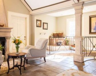 Hillbrook Inn & Spa - Charles Town - Living room