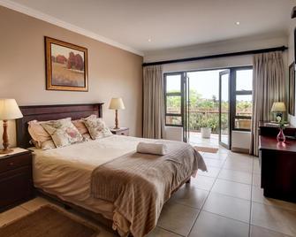 Kites View Bed & Breakfast - La Lucia - Bedroom