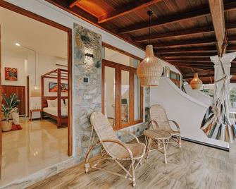 Ocean Bliss by Sugar Coliving - Weligama - Patio