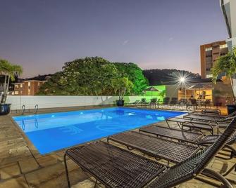 Plaza Blumenau Hotel - בלומנאו - בריכה