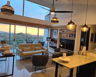 Stylish Penthouse Condo in San José, Costa Rica - San José - Living room