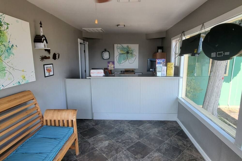 Town & Country - Fort Stockton - Vastaanotto