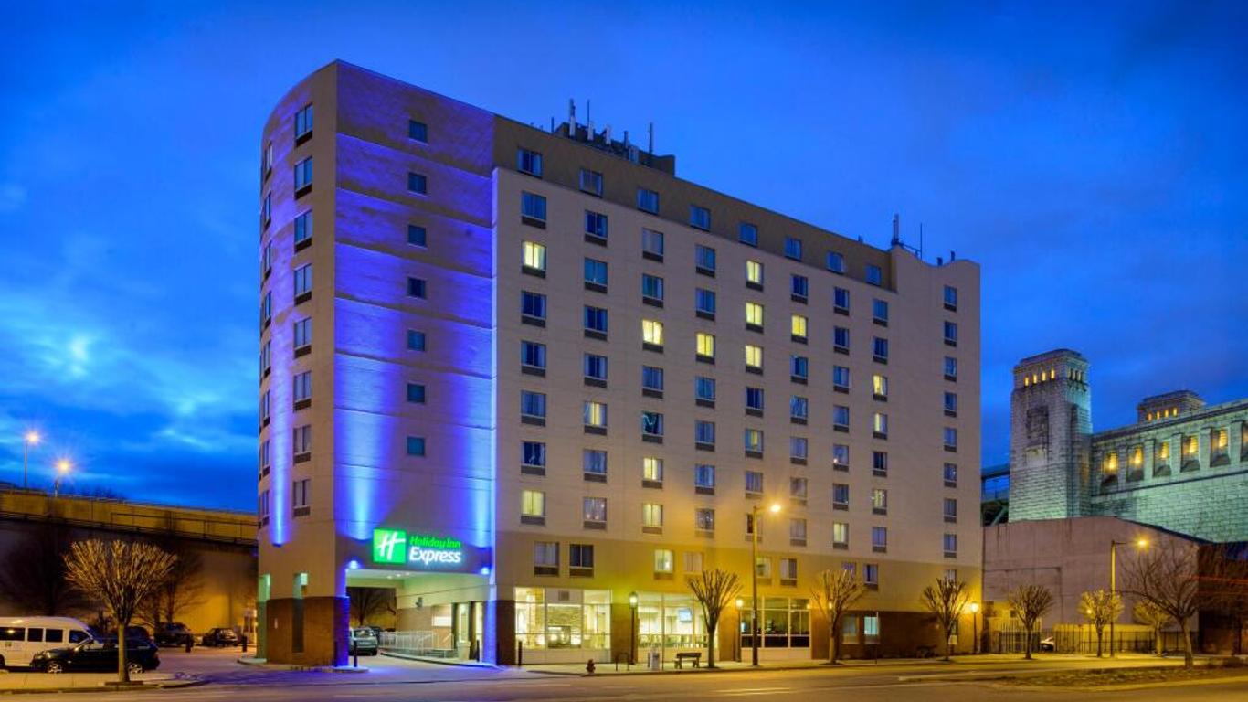 Holiday Inn Express Philadelphia - Penns Landing By IHG