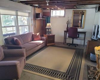 Home on Lake Wissota with beautiful views and great fishing and recreation - Chippewa Falls - Huiskamer