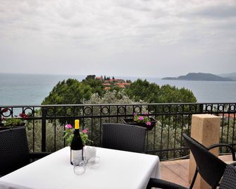 Lux 2-bedroom apartment - Sveti Stefan - Balcony