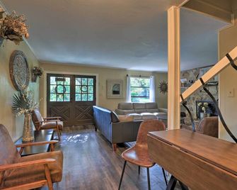 Chic A-Frame Escape w/ Fire Pit - Private Property - Lakeland - Dining room
