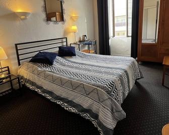 Nouvel Hotel - Saint-Raphaël - Bedroom