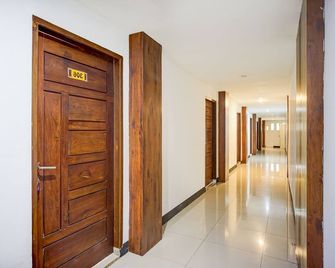 Collection O Gapura Hotel Near Parapat Penatapan Danau Toba - Parapat - Hallway