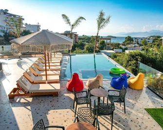 Sunlight Hotel - Ksamil - Basen