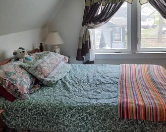 House close to Mt. Kathadin, Baxter State Park - East Millinocket - Bedroom