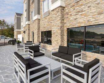 Best Western PLUS Columbia Inn - קולומביה - פטיו