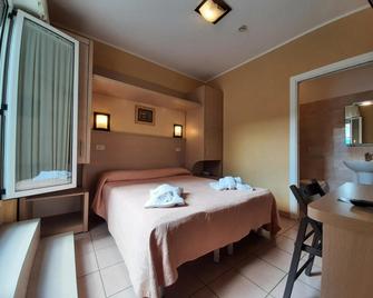 Hotel Originale By Alehotels - Rimini - Bedroom