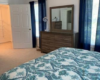 Heart Of Farmville️ - Farmville - Bedroom