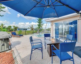 Family Friendly! Games! Waterfront North Port Home - North Port - Balcón