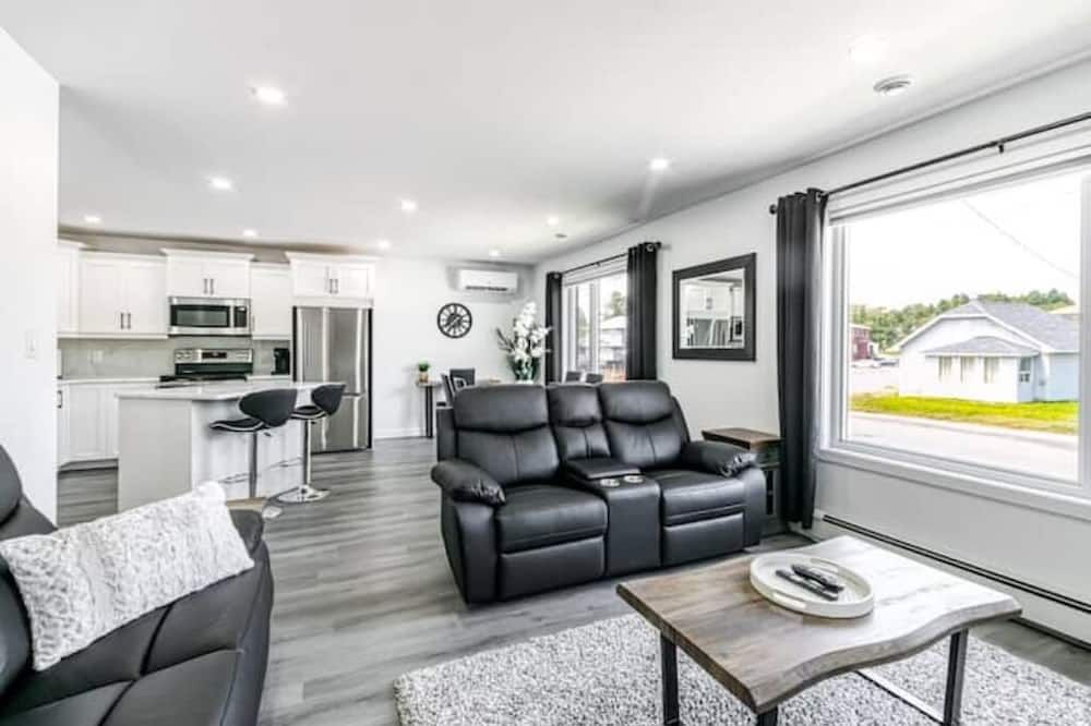 Tnt Executive Suites 1 - Sudbury - Living room