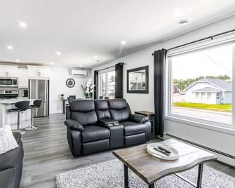 Tnt Executive Suites 1 - Sudbury - Living room