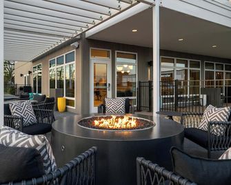 TownePlace Suites by Marriott Seekonk - Seekonk - Innenhof