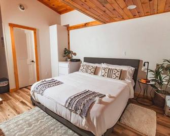 Casita 1 · Great getaway in nature near lakes & shopping. C1 - Athens - Спальня