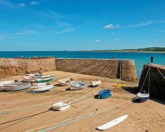 Single storey villa, facing the beach with enclosed grounds - Sainte-Marie-du-Mont - Restaurant