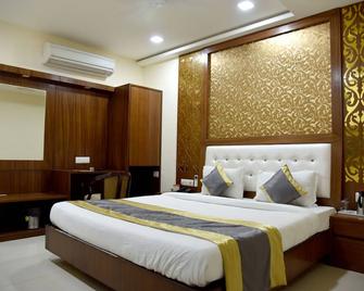 Hotel Simran Pride - Raipur - Slaapkamer