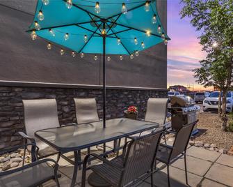 Best Western Wainwright Inn & Suites - Wainwright - Patio
