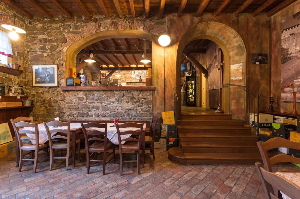 جراند هوتل أنتوراج بالاتسو ستراسولدو