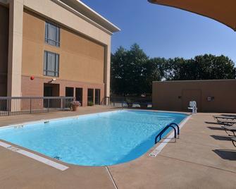 Hampton Inn Springfield-South - Springfield - Piscina