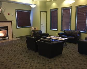 Nova Inn Inuvik - Inuvik - Wohnzimmer