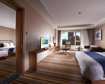 Holiday Inn Express Ordos Dongsheng - Ordos City - Bedroom