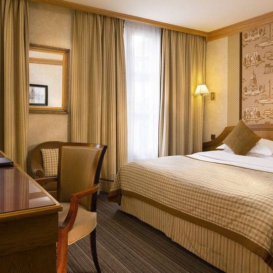 Bedroom view of Hotel L'Horset Opera, BW Premier Collection