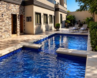Best Western Premier Monterrey Aeropuerto - Apodaca - Piscina