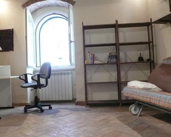 Charming apartment in the medieval heart of the city - Perugia - Bedroom