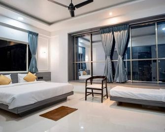 Hotel Oberon - Solāpur