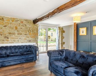 2 bedroom accommodation in Castleton, near Whitby - Castleton - Living room