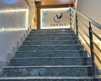 Vbh Inn- Affordable and Budget Friendly - Chandapura - Escaleras