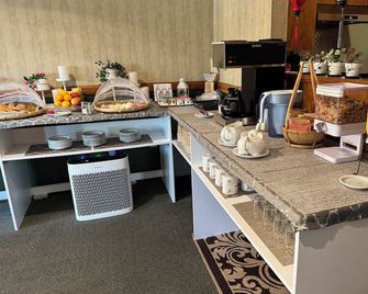 New Age Motel Inn - Yarmouth - Buffet