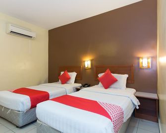 Super OYO 473 Comfort Hotel 2 - Klang - Спальня