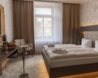 Hotel Schwarzer Adler Tangermünde - Tangermünde - Habitación