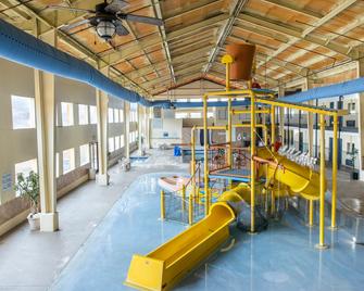 OYO Hotel Knoxville Tn Cedar Bluff I-40 - Knoxville - Property amenity