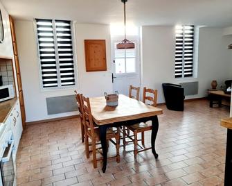 Country house near the three sister towns and the Baie de Somme - Incheville - Comedor